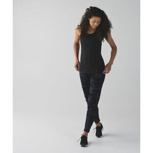 Lululemon Women's Purple Camo Bolt Sweat Pant - Size 6